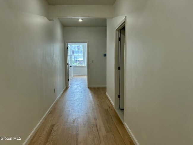 Building Photo - 155 River St