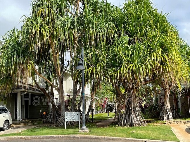 Building Photo - 1155 Kakala St