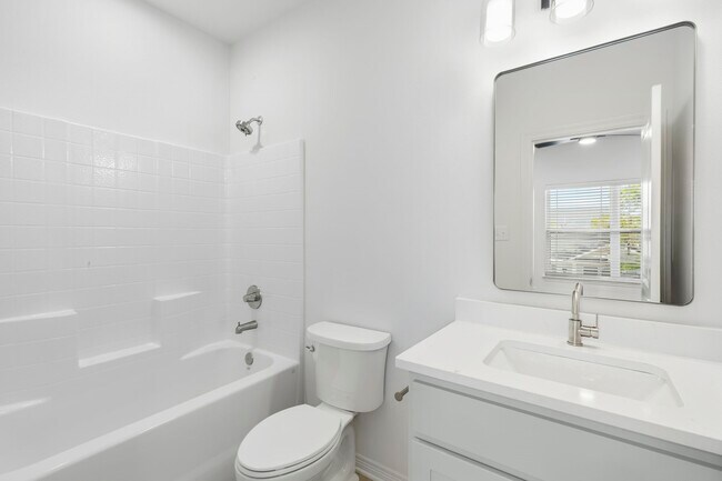 Building Photo - 307 Sterling St