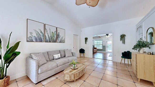 Building Photo - 11805 W Fisherman Ln