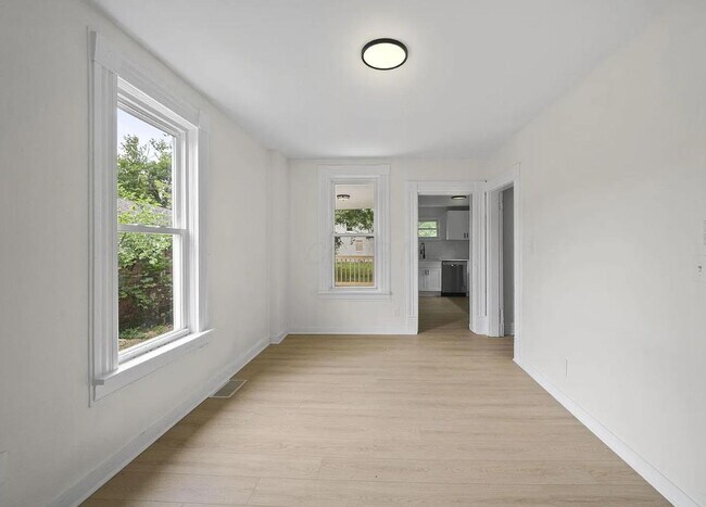Building Photo - 308 S Highland Ave