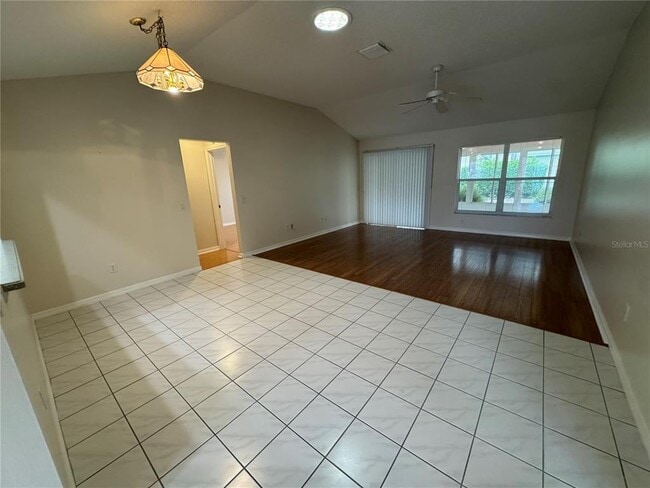 Building Photo - 3056 St Thomas Ln