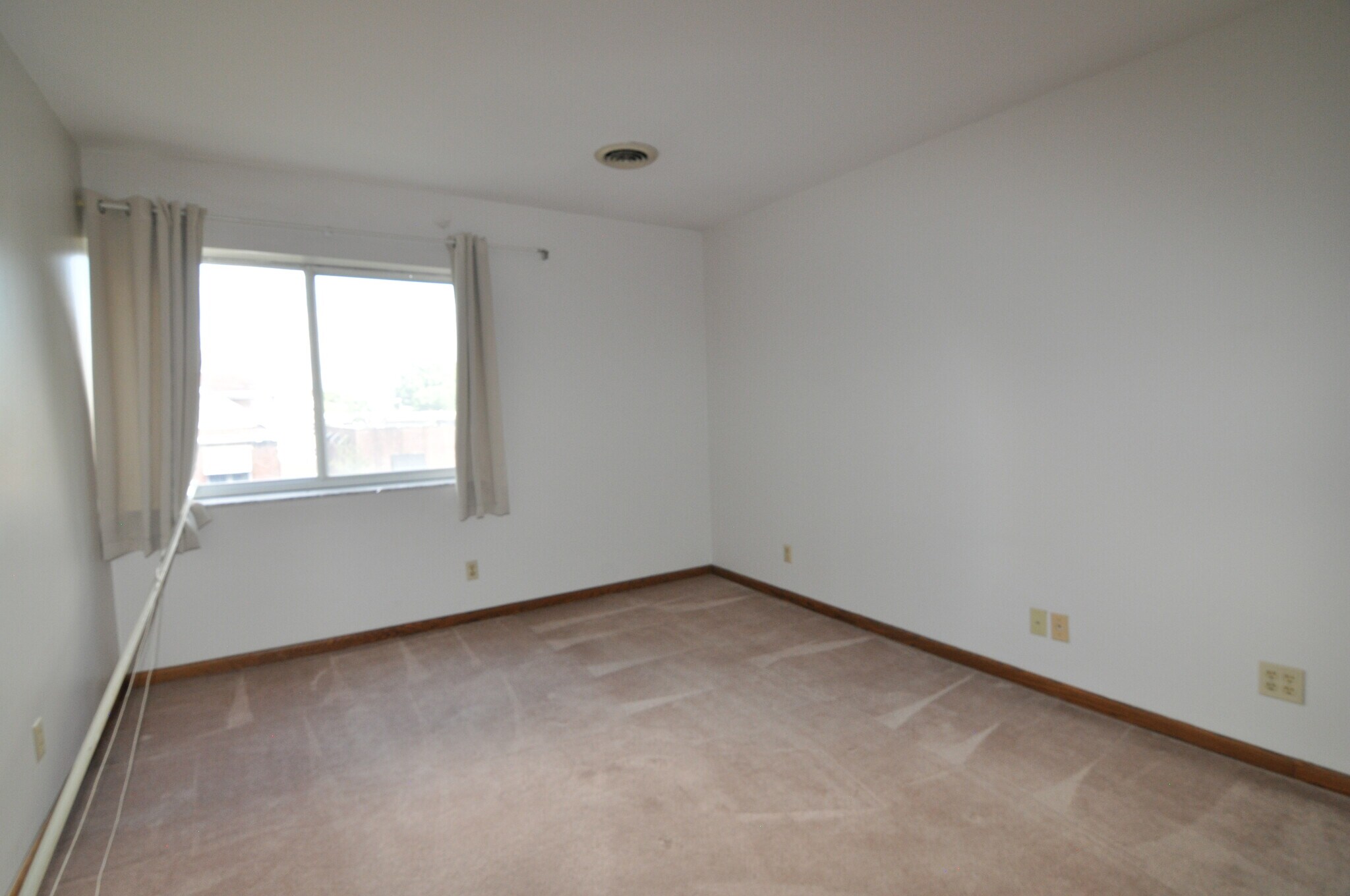 Building Photo - 1127 13th St