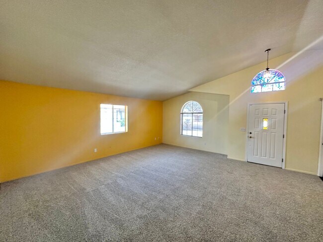 Building Photo - 3905 Raymond Ave