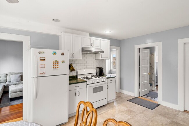 Building Photo - 20-22 Highview St