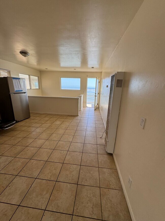 Building Photo - 6705 Del Playa Dr