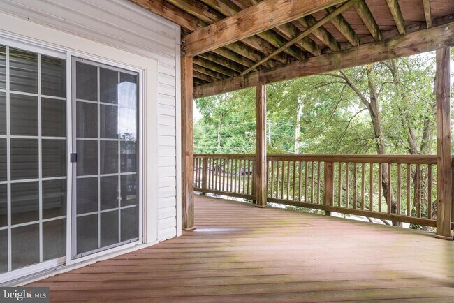 Building Photo - 3351 Beechcliff Dr