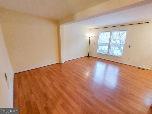 Primary Photo - 13654 Palmetto Cir