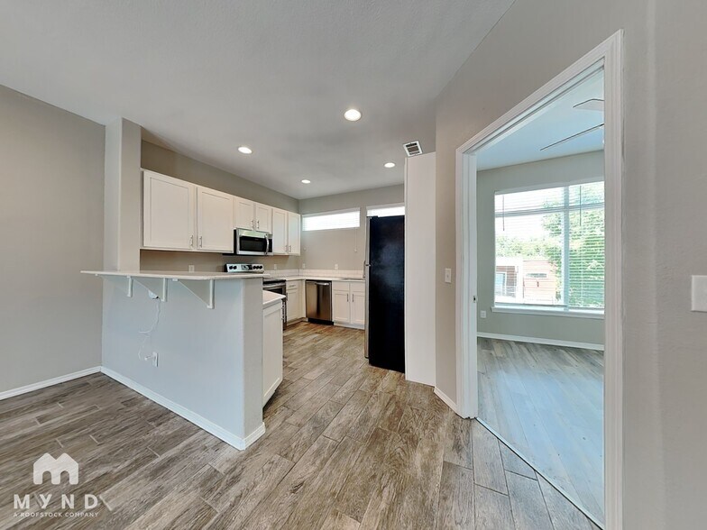 Building Photo - 1742 N Reno Dr