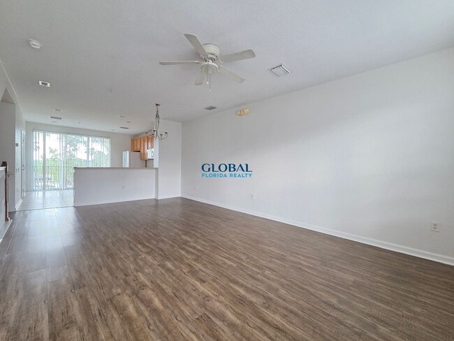 Building Photo - 3Bdrm Townhome -- Gated Community of Vista...