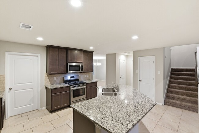 Building Photo - 22014 Pheasant Bend Ln