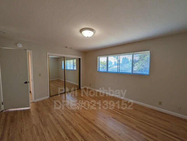 Building Photo - 2909 Calaveras Dr