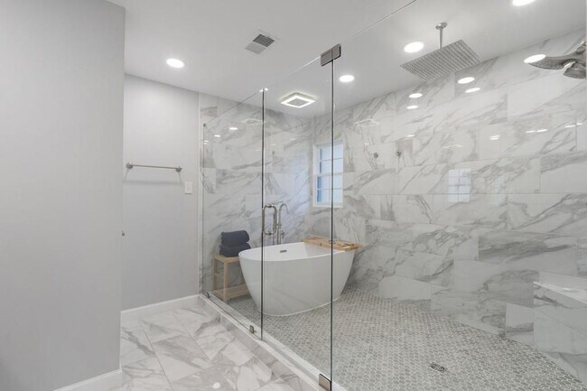 Building Photo - 97 Huntington Rd NE