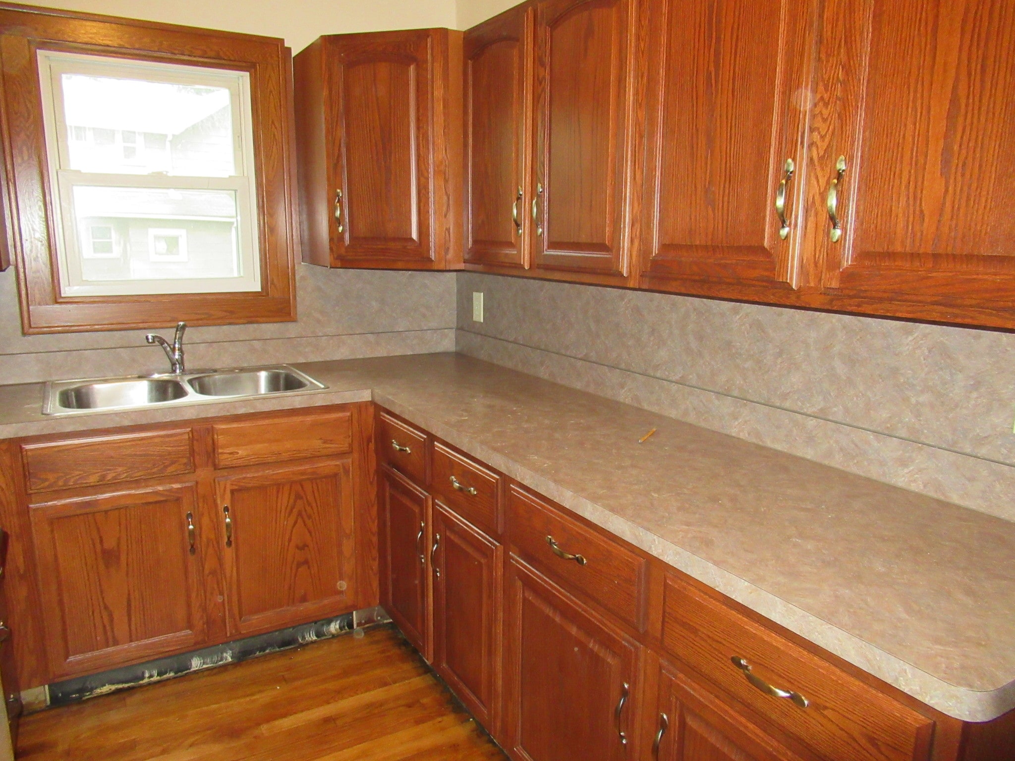 Kitchen - 1520 Front St