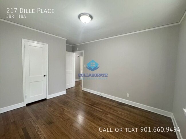 Building Photo - 217 Dille Pl