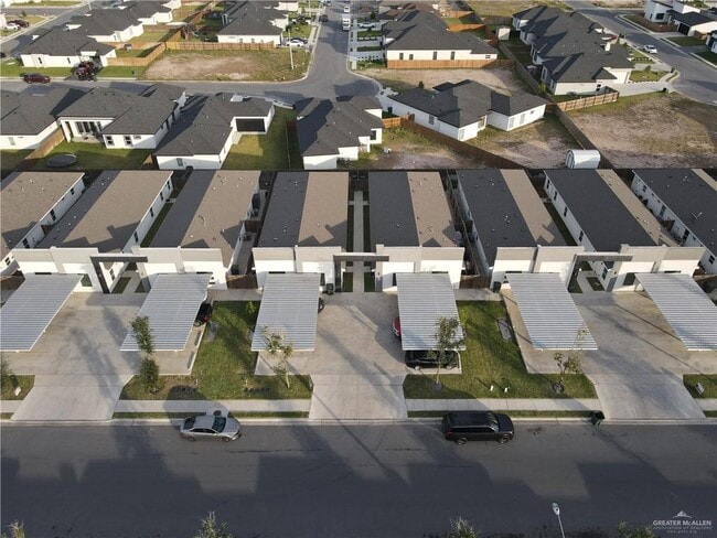 Building Photo - 18 Angelina Dr