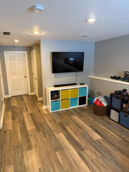 Building Photo - 1507 Andaman St