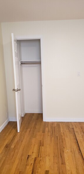 Building Photo - 468 Avenue Y