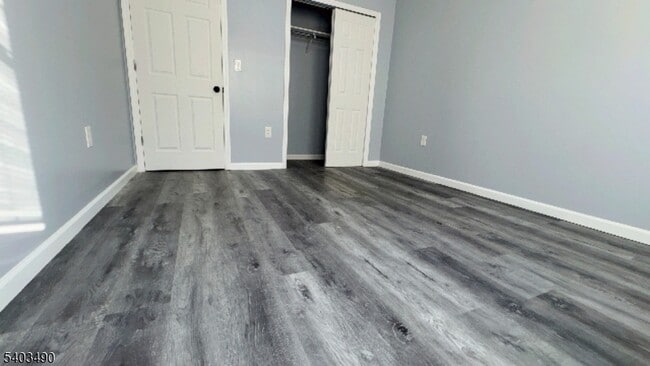 Building Photo - 736 E 28th St