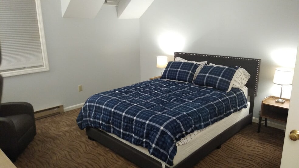 Building Photo - 292 Woodhaven Dr