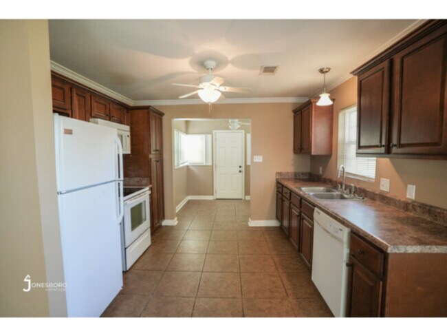 Building Photo - 1105 Turner St