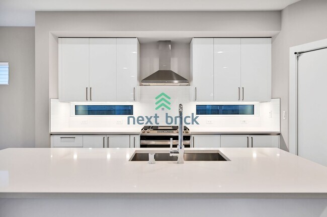 Building Photo - Stunning 4-Bed, 2.75-Bath Single-Family Home Ready for Rent!