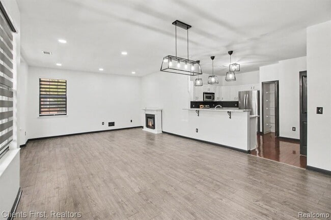 Building Photo - 47547 Ormskirk Dr