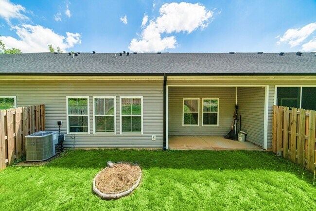 Building Photo - Townhome in Grovetown