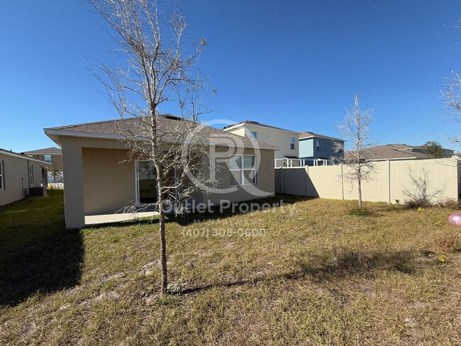 Building Photo - Beautiful 3 Bedrooms, 2 Bathrooms Home For...