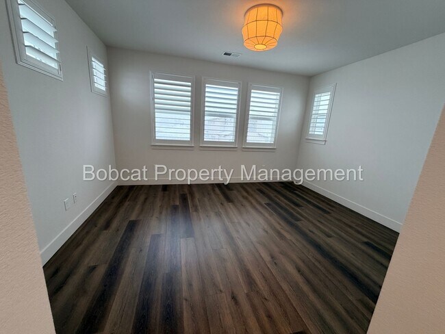 Building Photo - Modern Lock-and-Leave Living in the Heart of Carson City