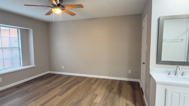 Building Photo - 1413 Colmar Dr