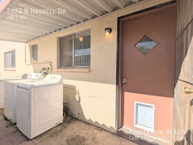 Building Photo - 2Bed/1Bath in Dodge Flower, near the Tucso...