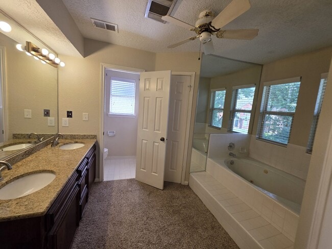 Building Photo - 4219 Meadowchase Ln