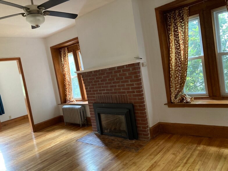 Living Room - 5 Colonial Rd