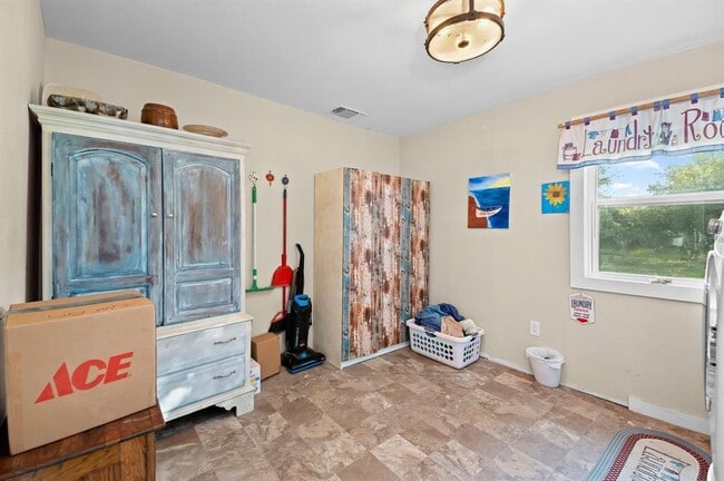 Building Photo - 4771 Co Rd 473
