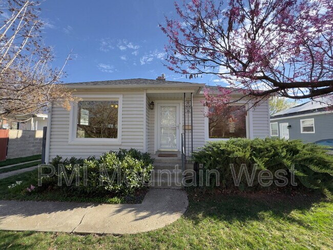 Building Photo - 1878 E Stratford Ave