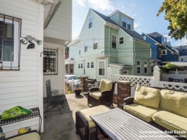Building Photo - 8 Howes St