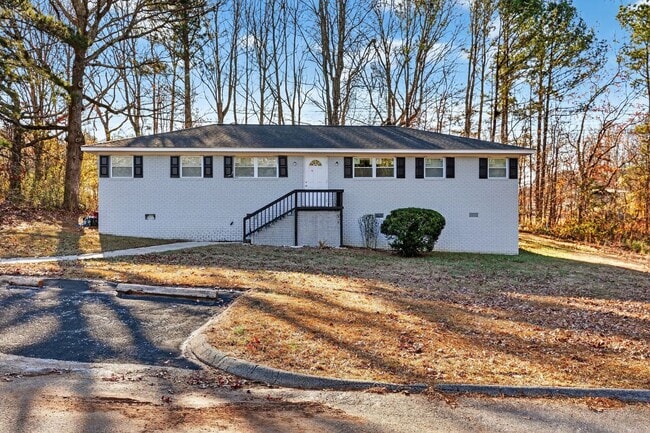 Building Photo - 7 Roper Dr