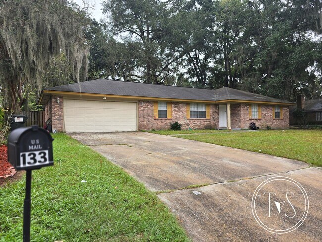 Primary Photo - 133 Runaway Point Rd