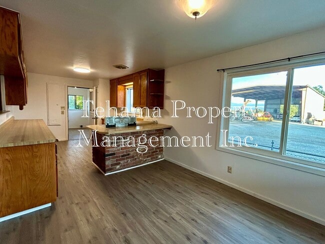 Building Photo - Country home on a Rural Farm in Corning.