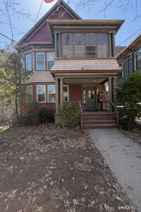 Building Photo - 786 Elm St