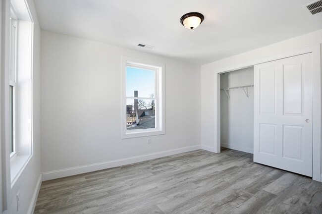 Building Photo - 23 Blake St