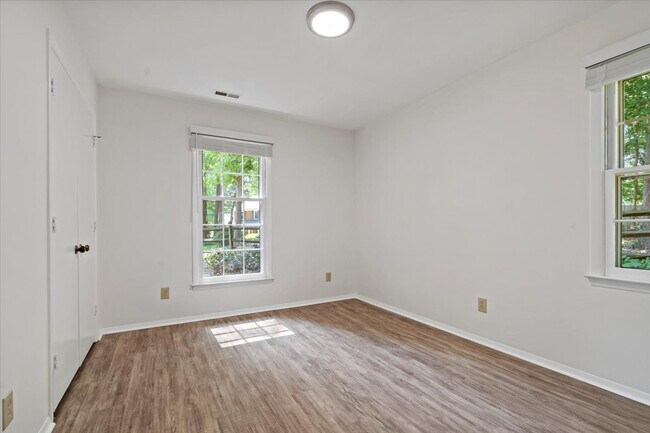Building Photo - 9605 Leeswood Ln