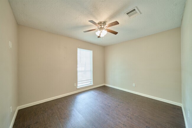 Building Photo - 24411 Pine Canyon Dr