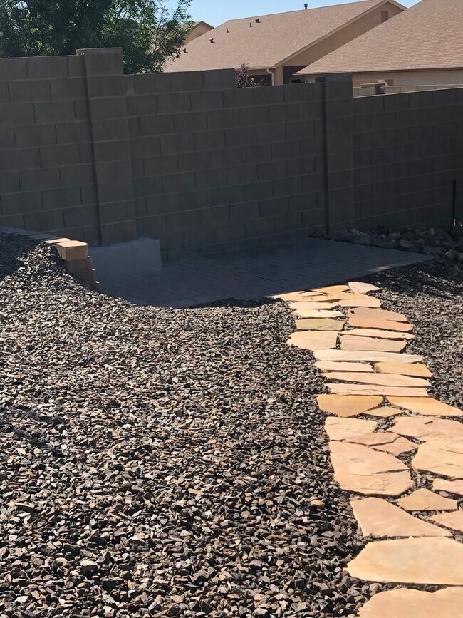 Building Photo - Corner Lot Charmer- Granville Amenities In...