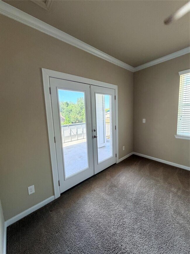 Building Photo - 4705 Rosedale Ave