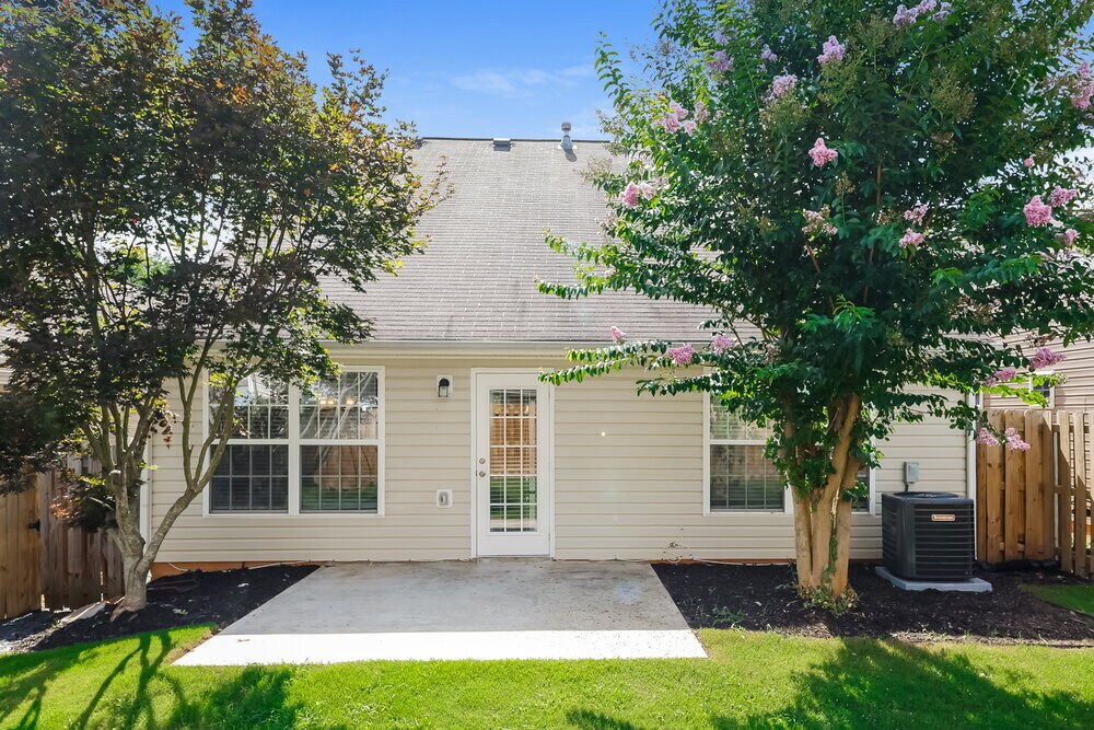 Building Photo - 236 Arrowhead Dr
