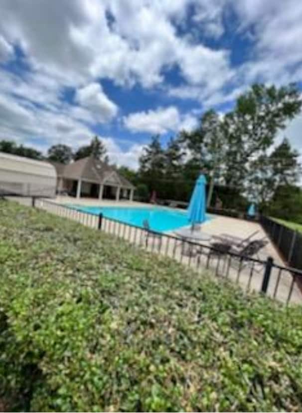 Building Photo - 319 Haywood Dr