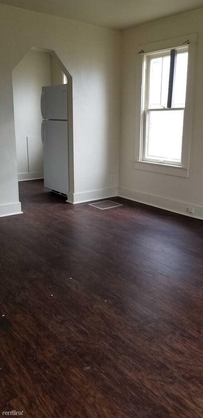 Building Photo - 1 br, 1 bath  - 518 Kolping Ave