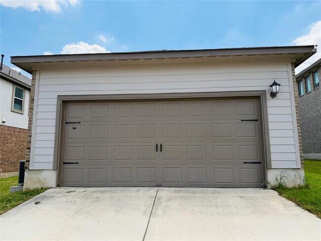 Building Photo - 2013 Hat Bender Lp